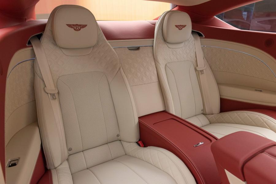 Интерьер Bentley Continental GT W12 2020 года  (UAE) (фото 9 из 10)